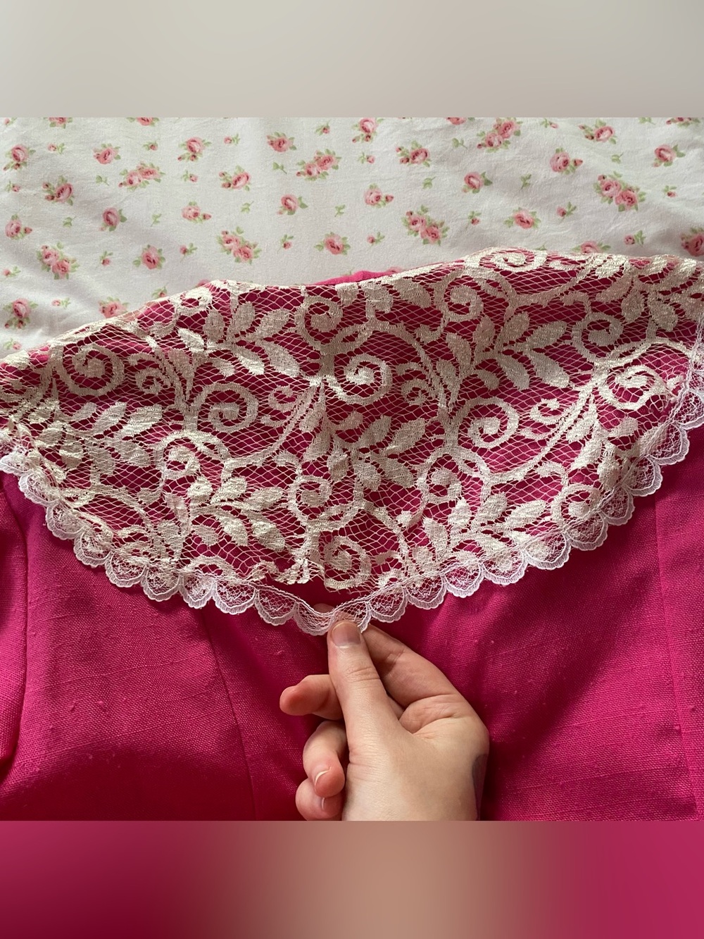 True Vintage 1980s David Robin Barbie Pink Puff Sleeve Blazer with White Lace - Picture 5 of 5